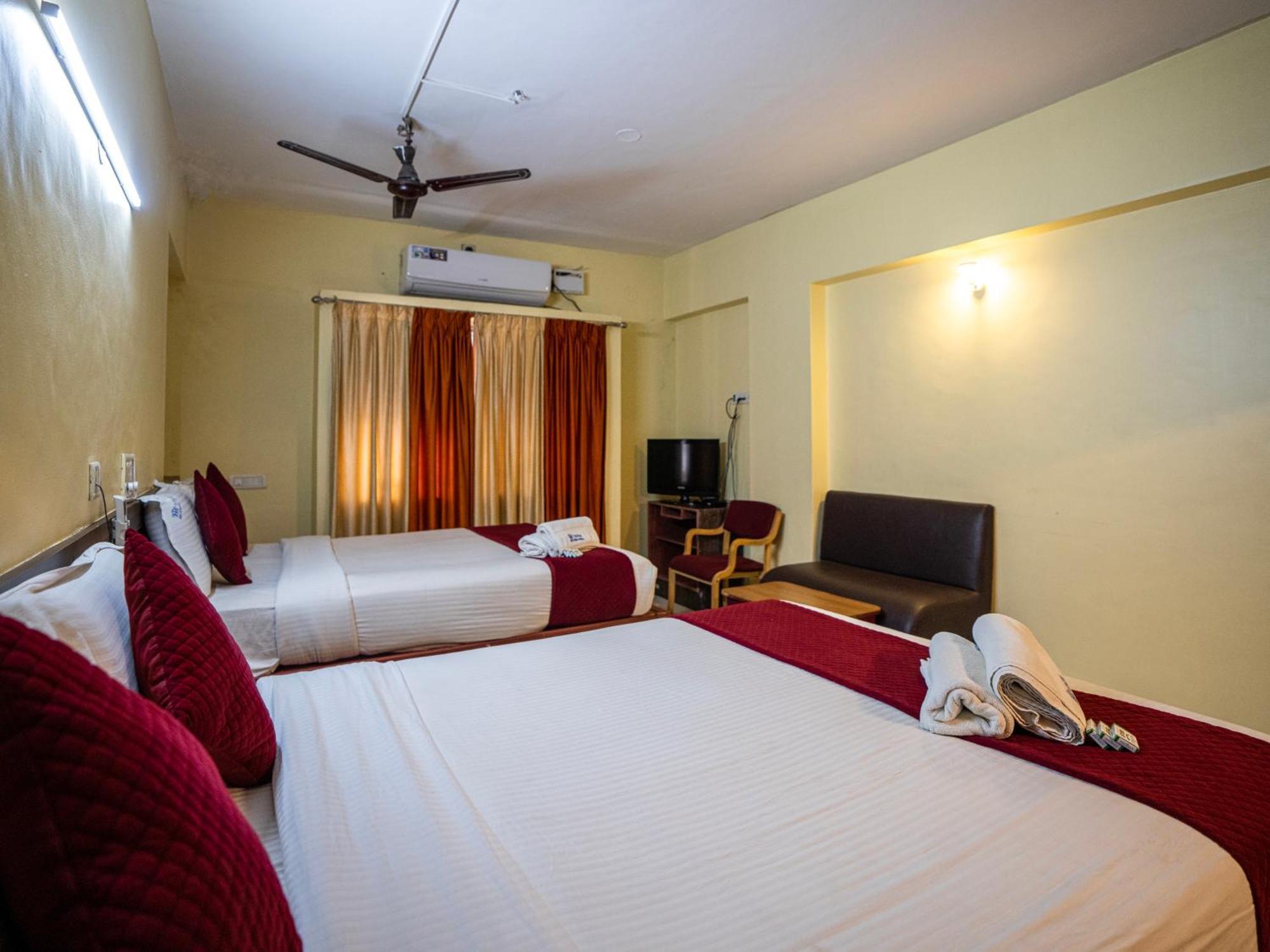 Hotel Vyshak International ไมซอร์ ภายนอก รูปภาพ