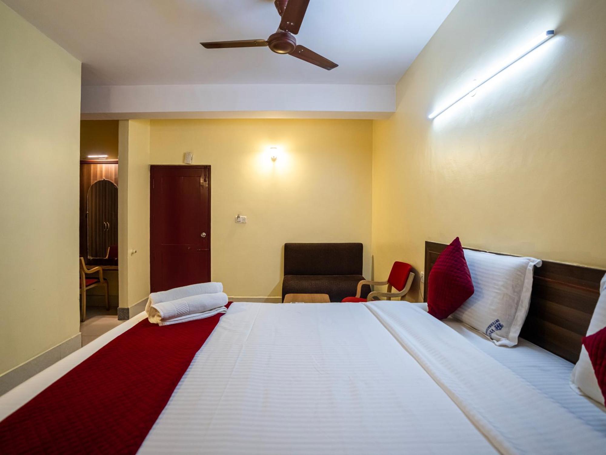 Hotel Vyshak International ไมซอร์ ภายนอก รูปภาพ