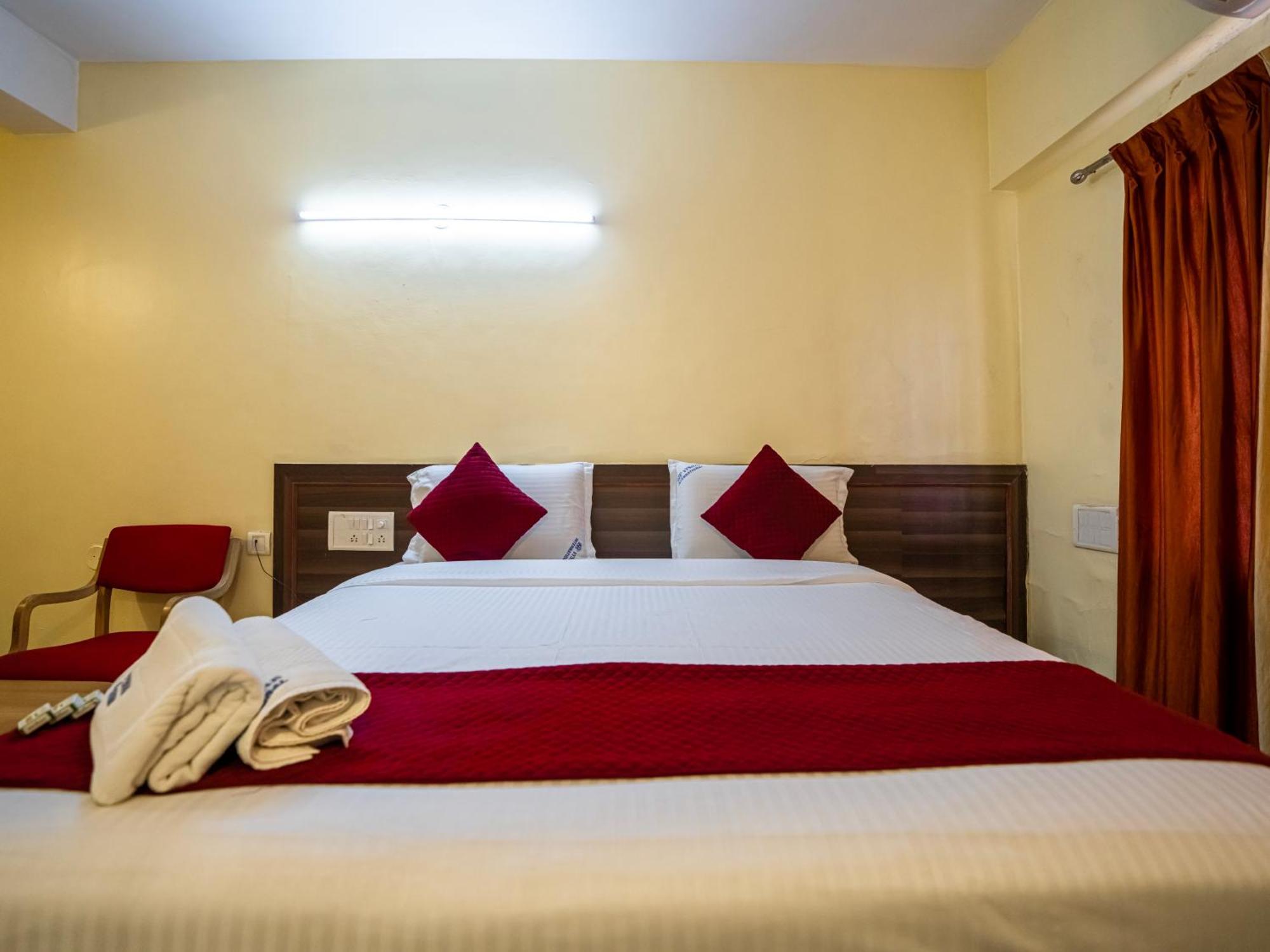 Hotel Vyshak International ไมซอร์ ภายนอก รูปภาพ